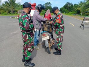 Cegah Aktivitas Ilegal, Satgas Pamtas Yonif 642 Laksanakan Sweeping di Perbatasan