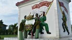 Peringati HUT ke 75, Persit KCK Koorcab Rem 042 Ziarah di TMP Satria Bhakti