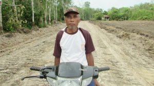 Dulu Sebelum Ada Jalan TMMD, Warga ke Kebun Dengan Berjalan Kaki