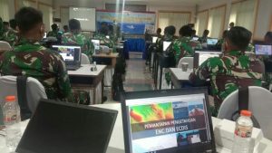 Awak Navigasi KRI di Wilayah Timur Laksanakan Prosedur Instalasi Cell Permit dan Chart ENC