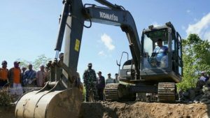 Tinjau Lokasi Jembatan di Bima, Danrem 162/WB Optimis Tiga Jembatan Selesai Tepat Waktu