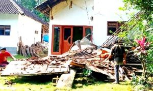 Korban Tewas Bertambah Jadi Tujuh Orang Ratusan Bangunan Rusak