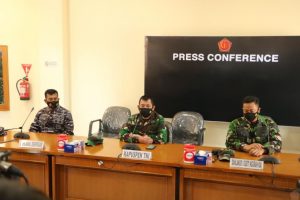 Kapuspen TNI : TNI Kerahkan 21 KRI Cari Kapal Selam Nanggala-402