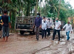 Plh Bupati Tanjab Timur, Bersama DPRD dan Kadis PUPR Provinsi Jambi Tinjau Jalan Rusak