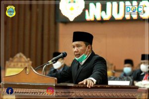 Bupati dan Wakil Bupati Tanjab Timur ikuti Rapat Paripurna Istimewa