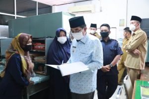 Cek Kehadiran ASN Usai Libur Lebaran, Bupati Tanjab Barat: Kita Butuh Pegawai Disiplin