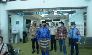 Berita Foto: Tekan Covid-19, Wali Kota Jambi Tinjau Prokes di Bandara