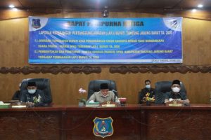 Bupati Sampaikan Tanggapan Pandangan Umum Fraksi DPRD Tanjabbar