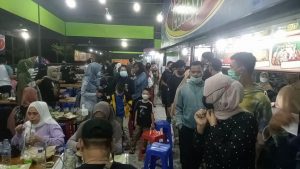 Berkerumun, RM Sambal Lalap Disegel Satpol PP Kota Jambi