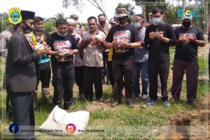 Bupati Tanjab Timur bersama Kapolda Jambi Meletakan Batu Pertama Di Ponpes Hafidzun Alim