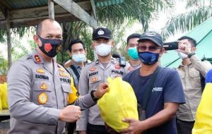 Antisipasi Lonjakan Pasca Hari Raya, Polda Jambi Bagikan 250.000 Masker dan 4.000 Swab Antigen