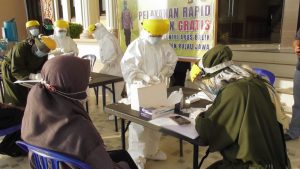 Polres Tanjabbar Gelar Rapid Test Antigen Gratis untuk Puluhan Santri