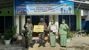 Dandim Kerinci Serahkan Piagam Penghargaan Juara Pertama Keluarga  Tangguh di Tingkat Pusat