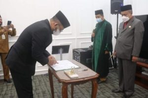 Lantik Pejabat Fungsional Lingkup Pemprov Jambi, Sekda: Tingkatkan Kompetensi