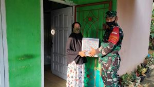 Empati Buat Warakawuri, Koramil Telanaipura bagikan Bingkisan Lebaran