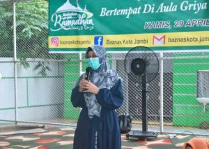 Yuliana Fasha, Serahkan Santunan Tali Asih untuk Anak Yatim