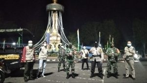 Danramil Telanaipura Bersama Unsur Forkopimcam Kotabaru Gelar Patroli PPKM Mikro