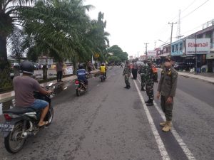 TNI – Polri  Bersama Satpol PP Tebo Gelar Operasi Yustisi dan Bagikan Masker