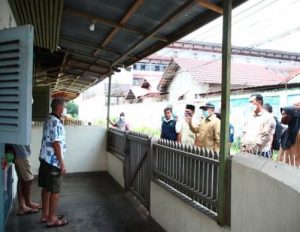 Wakil Wali Kota Jambi, Serahkan Bantuan Warga Isolasi Covid-19