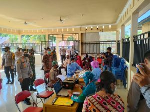 Kapolres Muarojambi Tinjau Vaksinasi Massal Kecamatan Tamanrajo