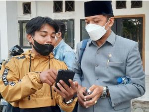 Banyak OPD Tak Hadir Sidang Paripurna, Anggota DPRD Muarojambi Robinson Sirait Kecewa