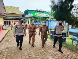 Didampingi Sekda, Kapolres Muarojambi Saksikan Vaksinasi Lansia Serentak