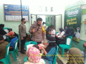 Kasubsektor Taman Rajo Monitoring Vaksinasi Lansia di Puskesmas Kemingking