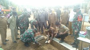 Danrem 042/Gapu Lakukan Peletakan Batu Pertama di Titik Nol Pembangunan Jalan TMMD Kodim Sarko 