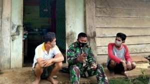 Komsos Hadirkan Persaudaraan Antara Satgas TMMD dan Warga