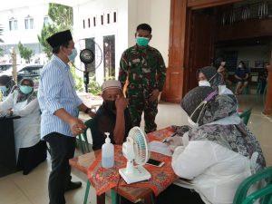 Dandim 0419/Tanjab Pantau Langsung Pelaksanaan Vaksinasi Lansia