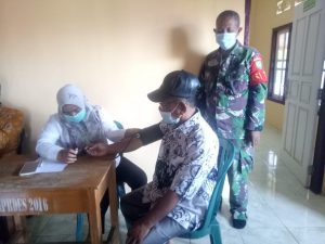 Sukseskan Program Pemerintah, Satgas TMMD Ke 111 Kawal Vaksinasi Lansia