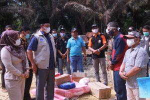 Wakil Bupati Tanjab Barat Berikan Bantuan Korban Kebakaran di Desa Suban
