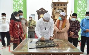 Syarif Fasha Resmikan Masjid Amanah di Kompleks Perkantoran Wali Kota Jambi