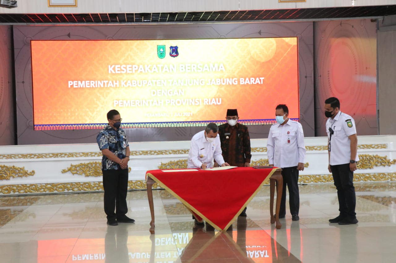 Pemkab Tanjab Barat Tandatangani Kesepakatan Dengan Pemprov Riau Jambi Daily 5154