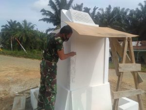Pembangunan Tugu Prasasti TMMD Kodim Sarko Dalam Proses Finishing