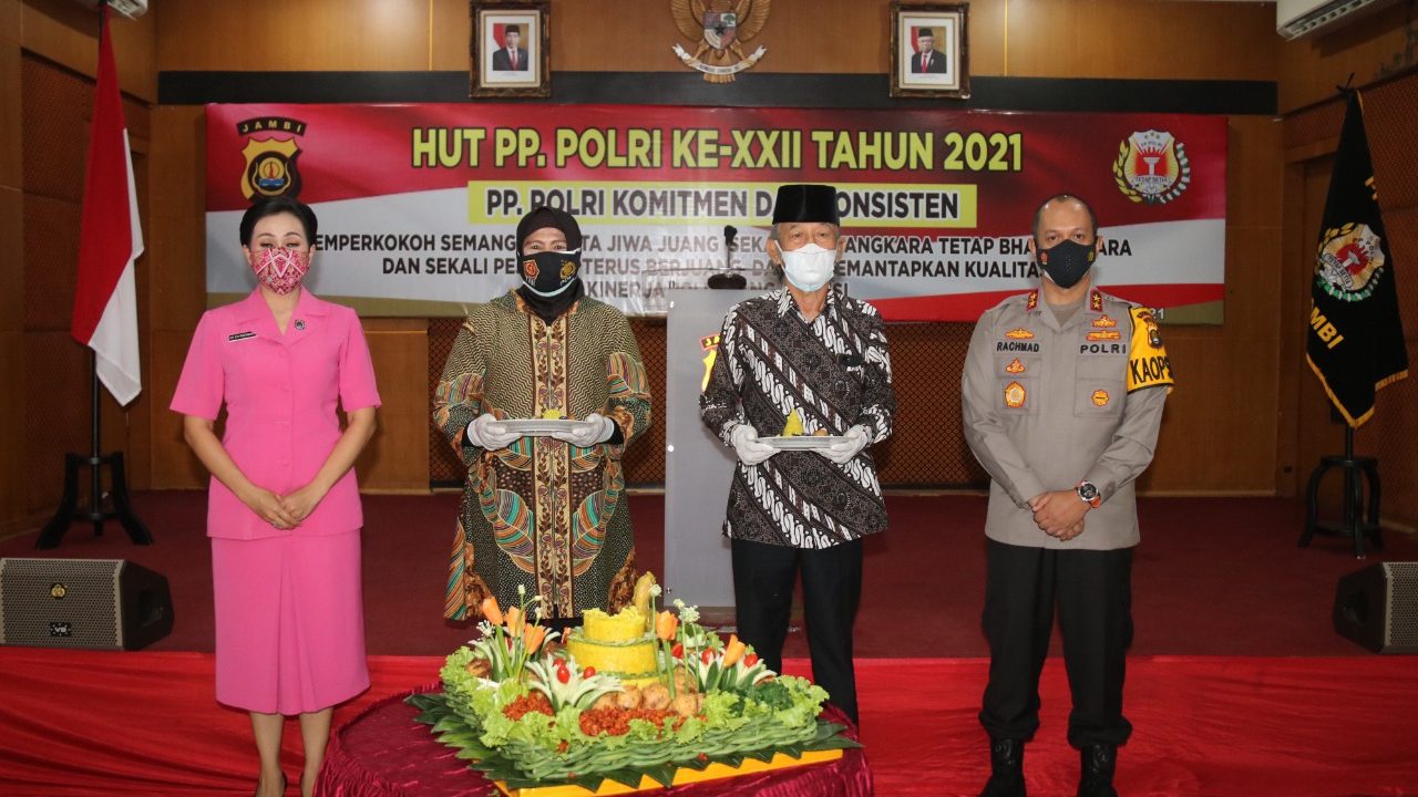 Taruna Akademi TNI Latihan Napak Tilas Rute Gerilya Panglima Besar