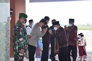 Kapolda Jambi Sambut Kedatangan Gubernur dan Wakil Gubernur Jambi Terpilih