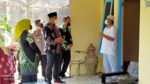 Bupati Bungo Kunjungi Pasien Isoman Covid -19