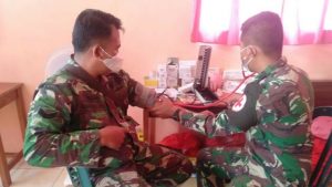 Tim Kesehatan Rutin Periksa Kesehatan Satgas