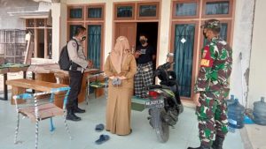 Babinsa dan BKTM Bersama Lurah Pematangsulur Lakukan Tracing Contact COVID-19