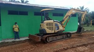 Halaman Paud Diratakan dengan Alat Berat