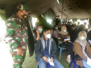 Babinsa Kembali Mobilisasi Warga Untuk Vaksinasi Dosis Kedua