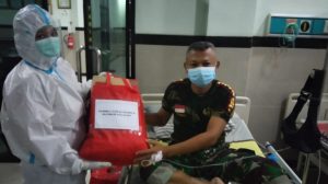 Tunjukan Kepedulian, Danrem 042 Gapu Besuk Anggotanya Sakit