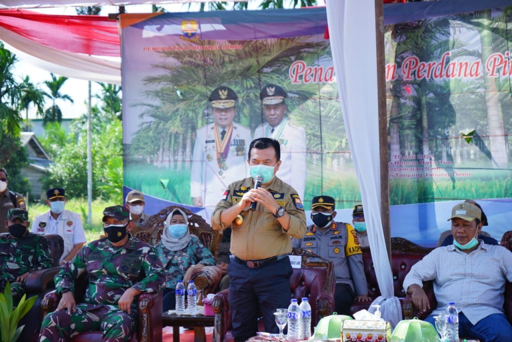 Kunker ke Sadu, Danrem 042 Gapu Dampingi Gubernur Jambi Dialog dengan Petani Pinang