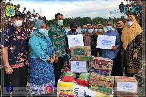 Ketua TP-PKK Tanjab Timur Salurkan Bantuan Korban Kebakaran Kec. Sadu dan Kec. Rantau Rasau