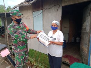 Berkah HUT RI ke-76, Warga Tanjab Timur Terharu Dapat Bantuan Beras