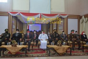 Bupati Muarojambi dan Jajaran Ikuti Upacara Detik-detik Proklamasi Kemerdekaan RI ke 76 Secara Virtual