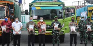 Melalui Kodam II/Sriwijaya, Paguyuban MTPB Serahkan Bansos 100 Ton Beras Untuk Masyarakat Terdampak Covid 19