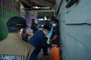 Maulana Beri Bantuan ke Pasien Covid-19 yang Menjalani Isoman