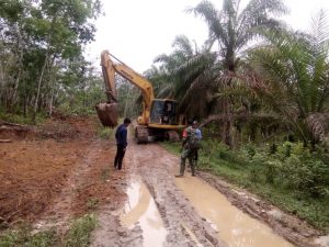 TMMD 112 Kodim 0416/Bute Sasar Jalan Desa di Tebo Ilir